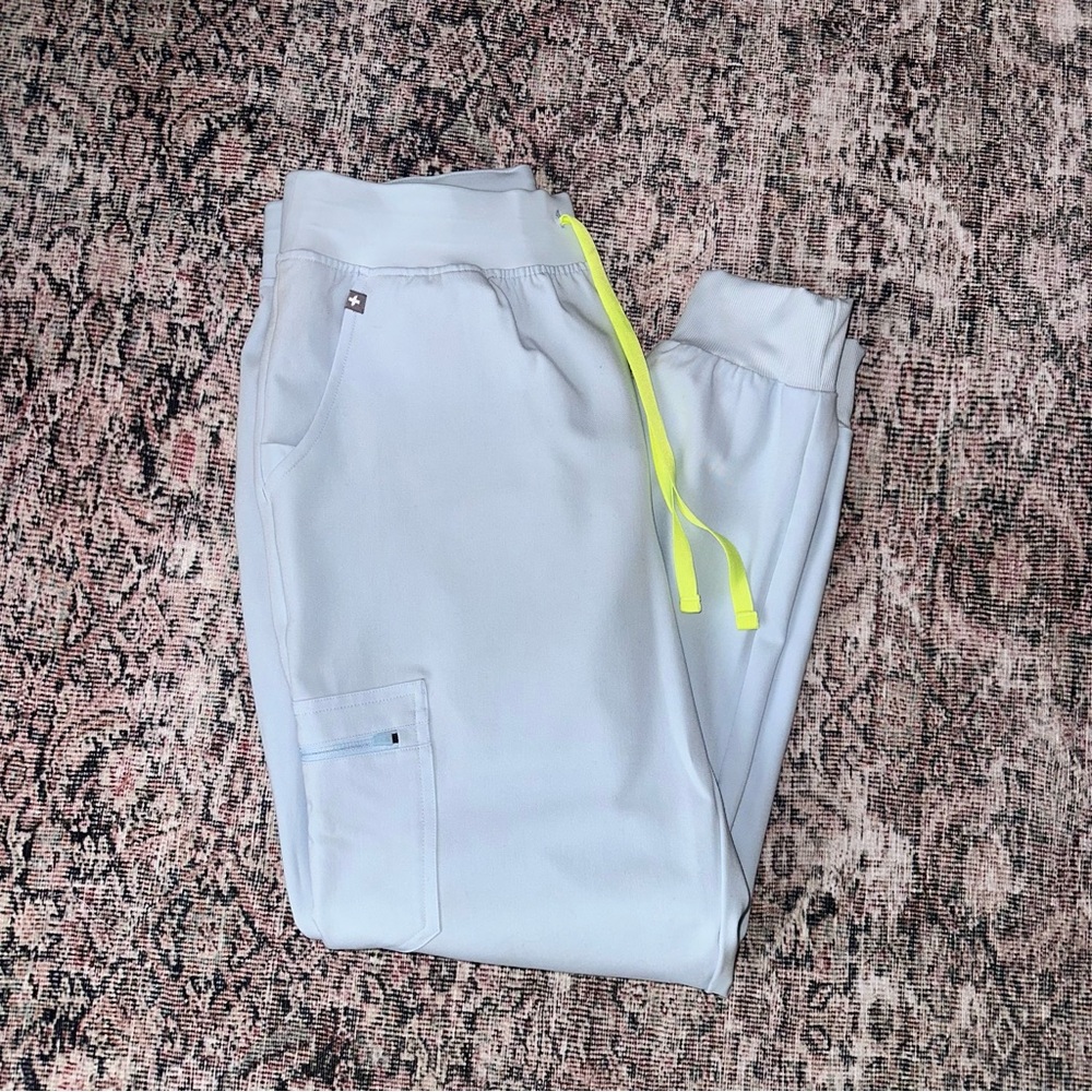 Figs High Waisted Zamora Jogger Scrub Pants- Size Large Color: Open Skies